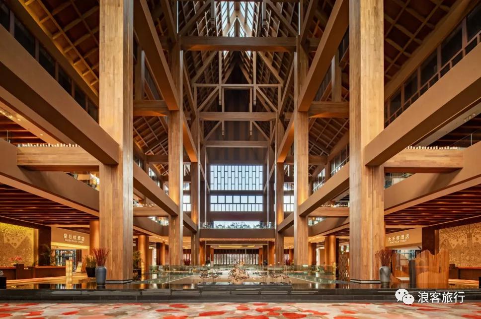 这里是集酒店、商场、餐饮、游乐园、探险王国一体的三亚度假酒店