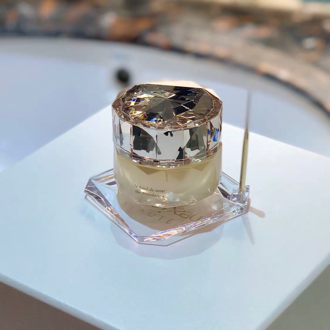 好用的贵妇粉底液测评推荐,世界十大贵妇粉底液