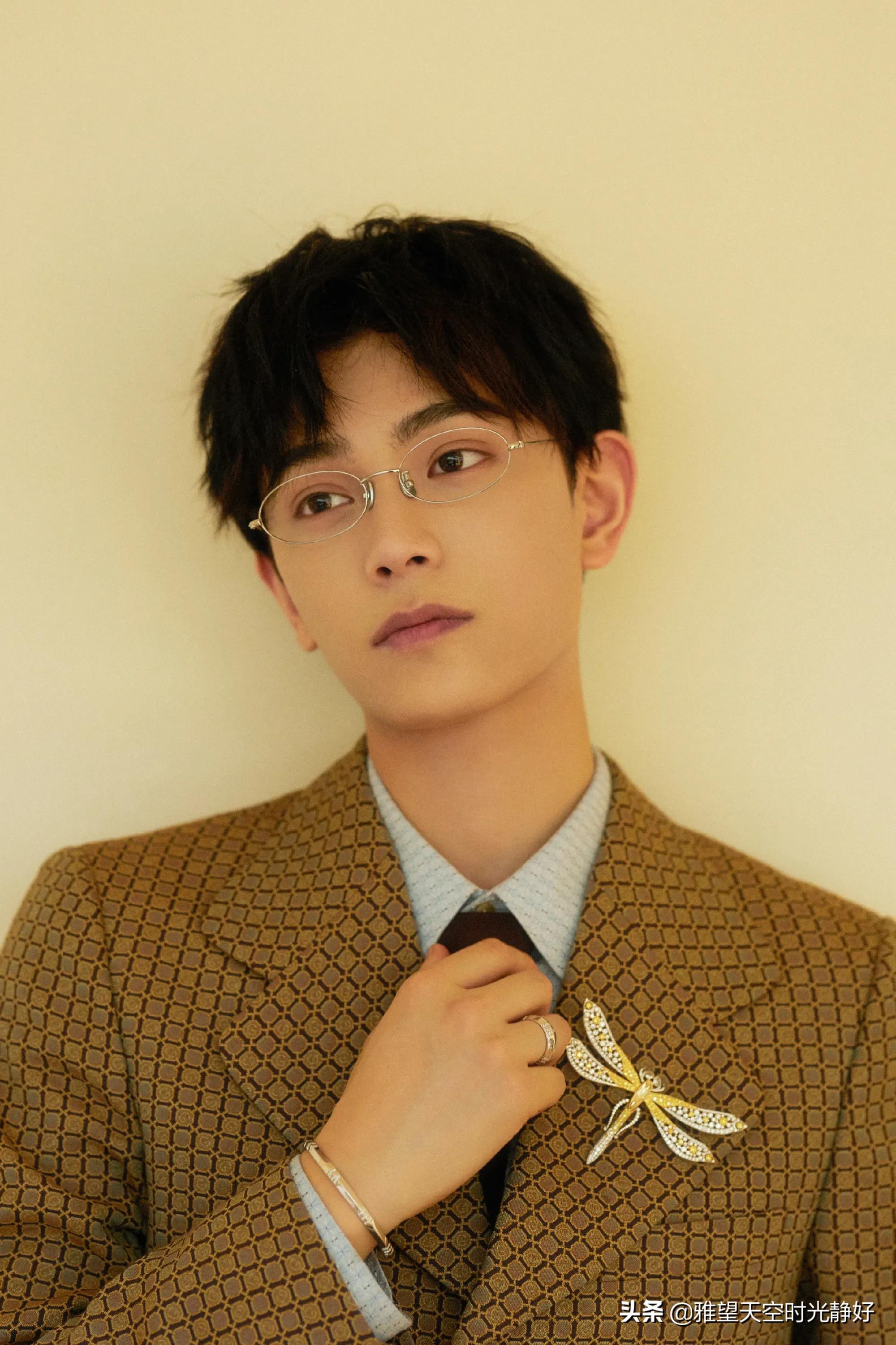 盘点国内男明星眼镜杀高清写真照斯文帅气沉稳内敛雅致贵气