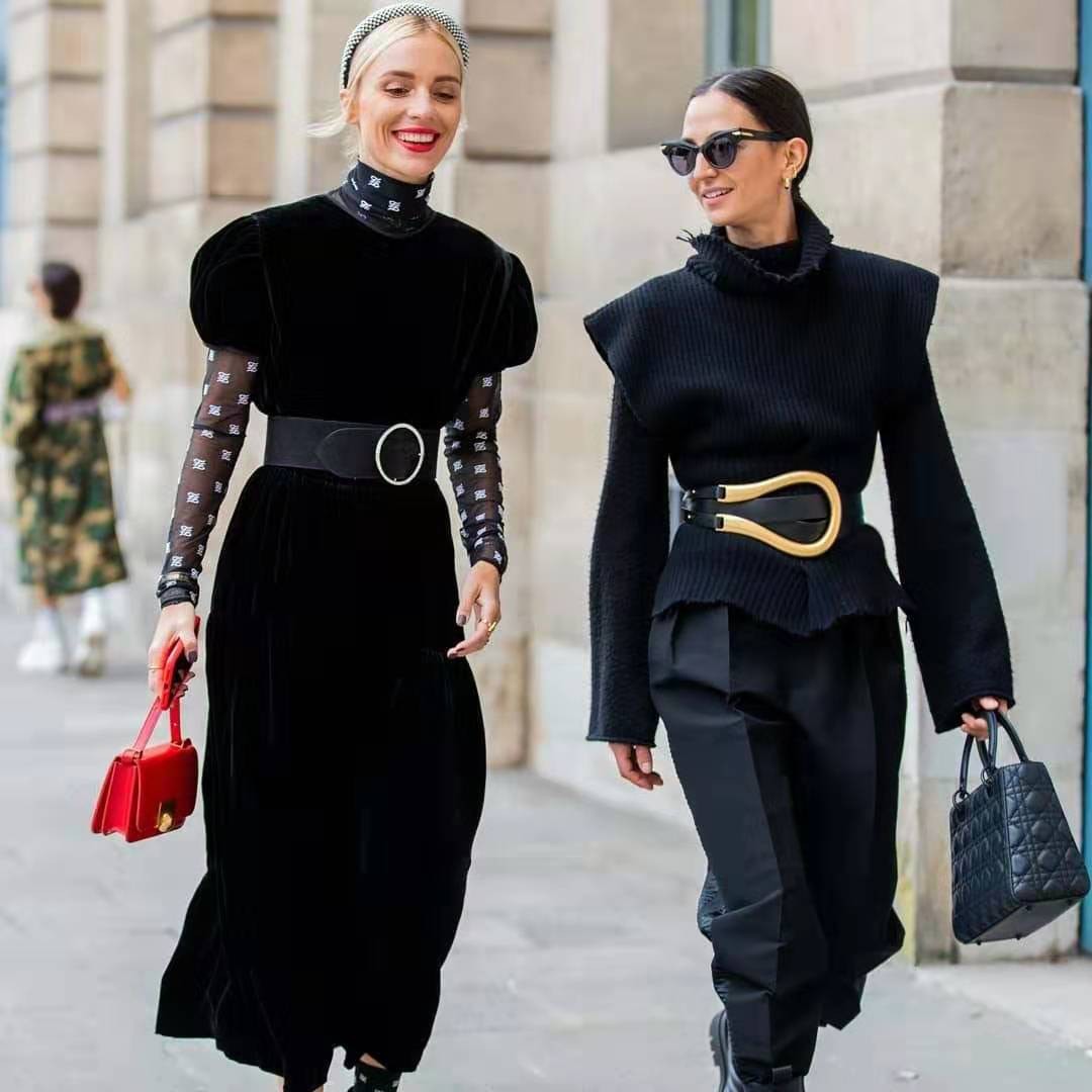 色彩穿搭小技巧,色彩呼应是最简单的穿搭技巧