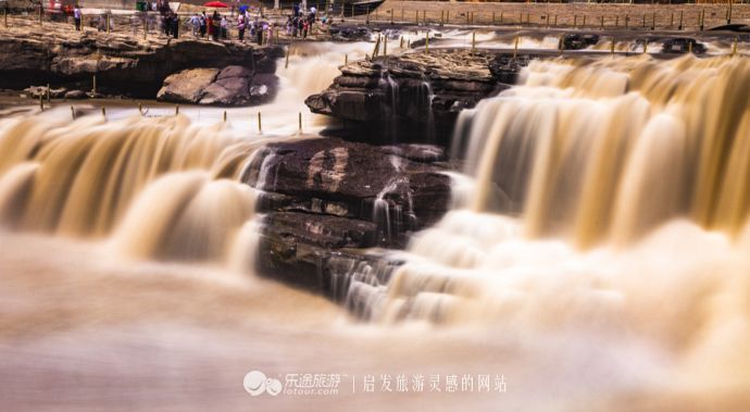 “盖河漩涡，如一壶然。”跃然纸上似惊鸿戏水