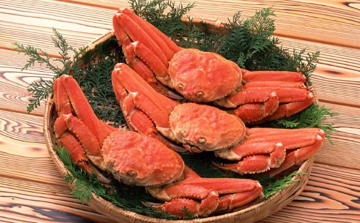 螃蟹是用凉水蒸还是用热水蒸的,螃蟹要凉水蒸还是热水蒸比较好