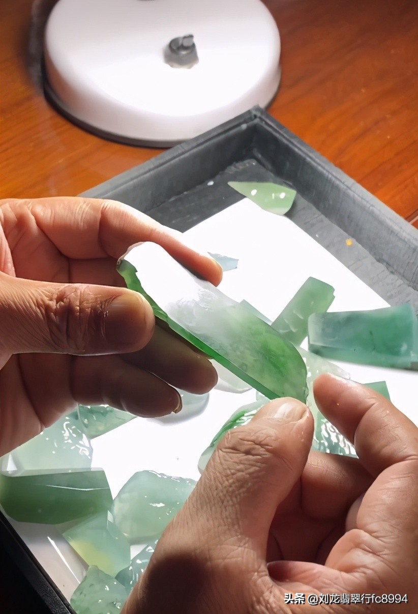 打破常规的设计,另类的翡翠仿真叶子,不一样的成品效果