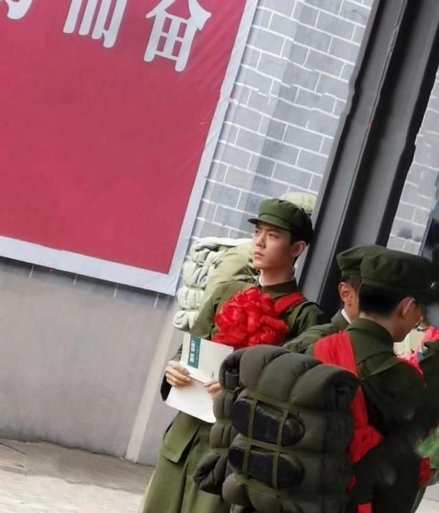 鑲栨垬鏂扮患鑹哄厓姘旀弧婊＄殑,鑲栨垬绌洪檷鐑悳鍚稿紩鐑害