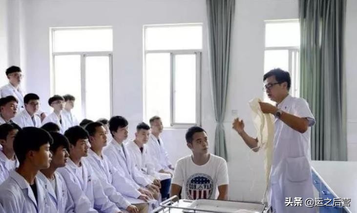 未来十年就业前景好待遇好的专业,哪些专业就业前景好工资待遇高