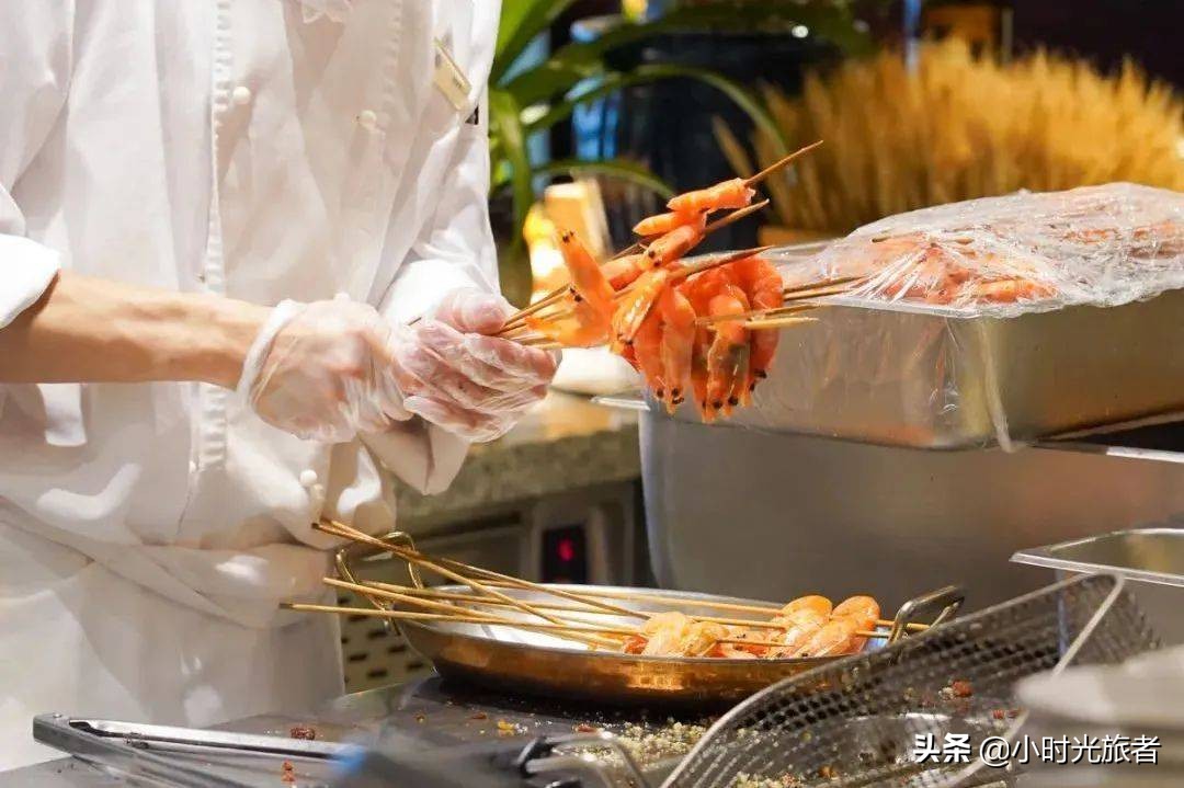 上海五角场顶级酒店自助餐开业，大闸蟹海鲜刺身吃过瘾，太赞了