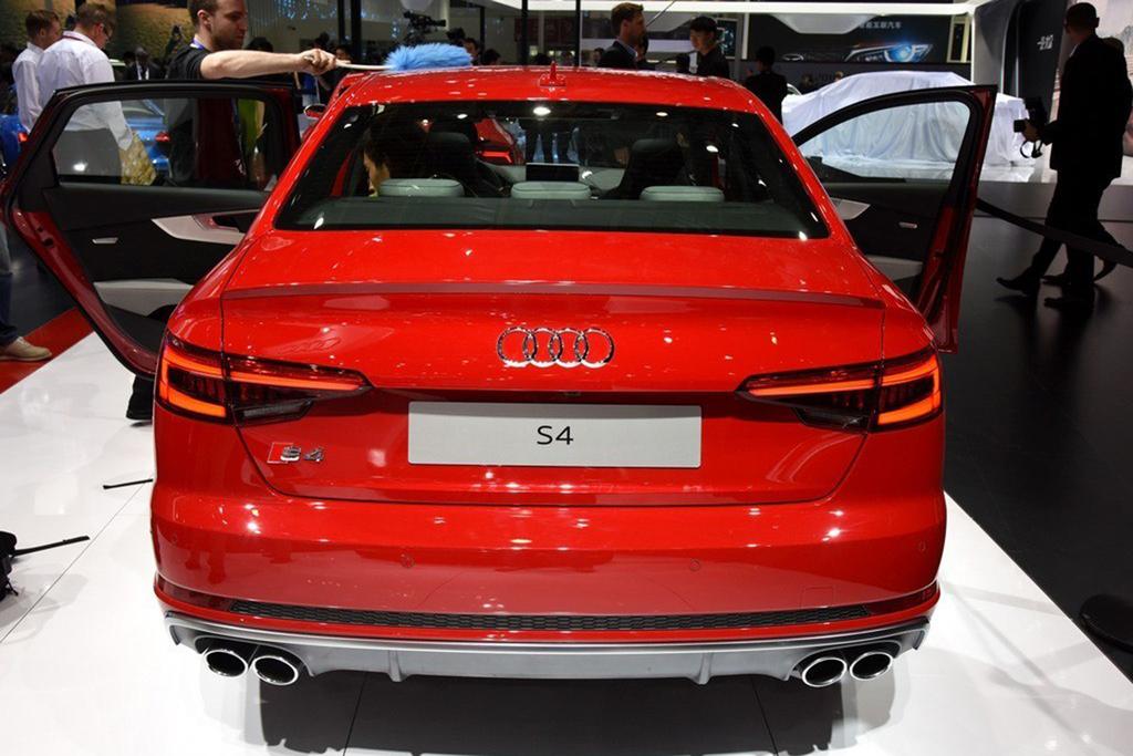 50万以内的性能车,兼顾科技感与舒适性,奥迪S4简评