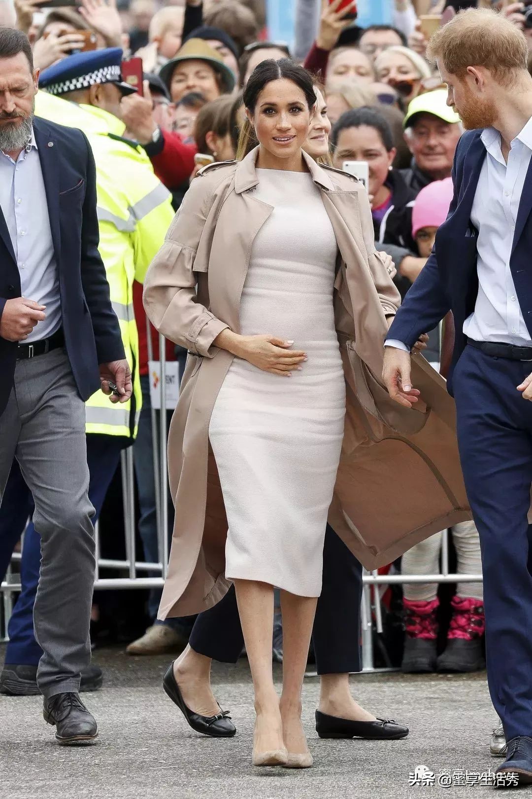 凯特王妃和梅根王妃哪个更大,凯特王妃梅根穿衣搭配