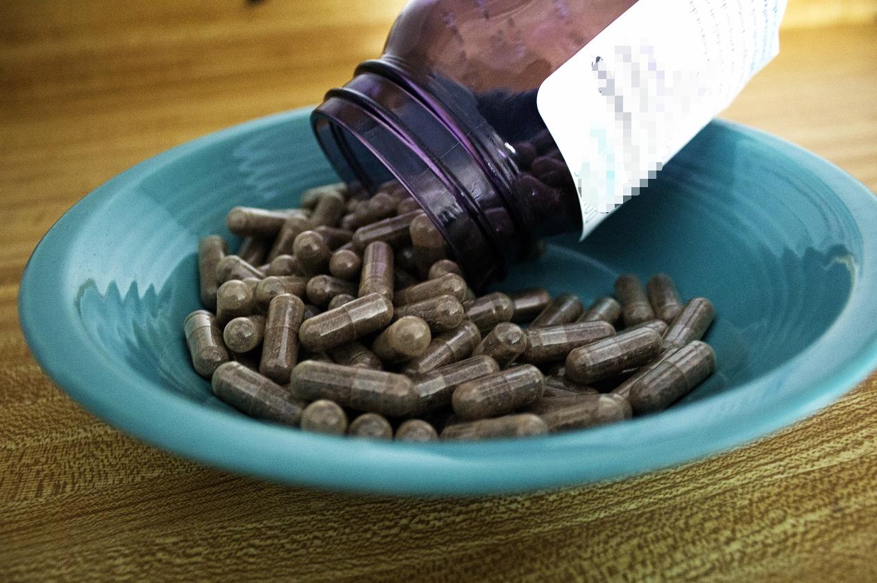 吃胎盘能大补还美容养颜?这块被供上餐桌的“腐肉”,骗了太多人