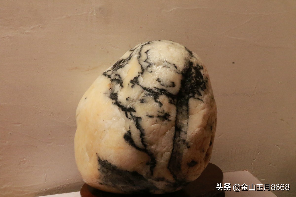 青松奇石园林造景,最好看的山形石奇石