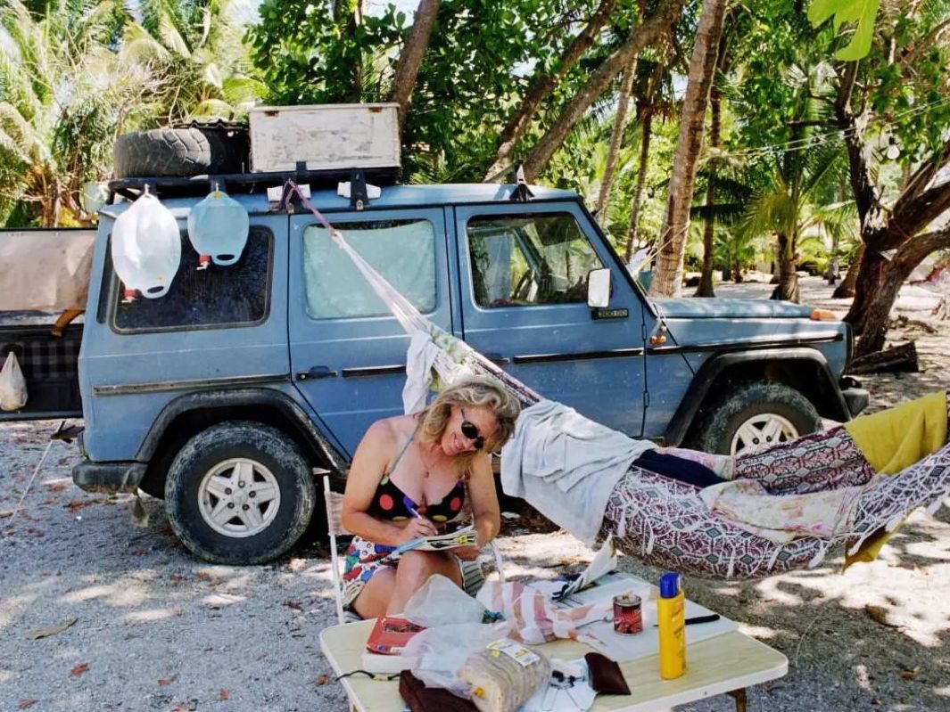 54岁裸辞，花45W流浪地球26年，炸上BBC，这...