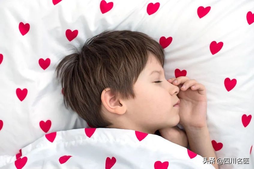 孩子睡觉老遗尿,孩子晚上睡觉总尿床用什么偏方