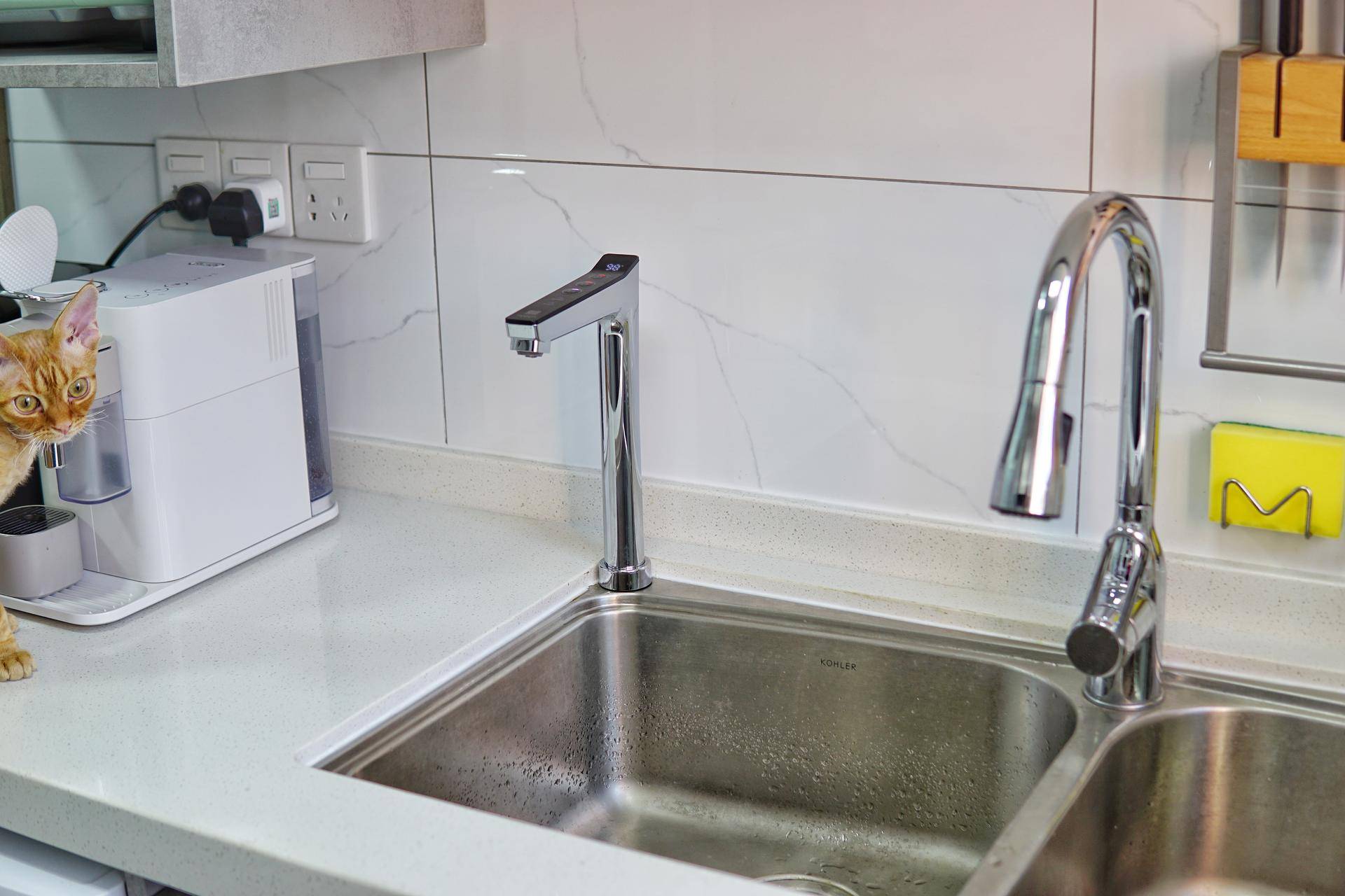 房价那么贵一点也不能浪费,台面净热一体净水机测评