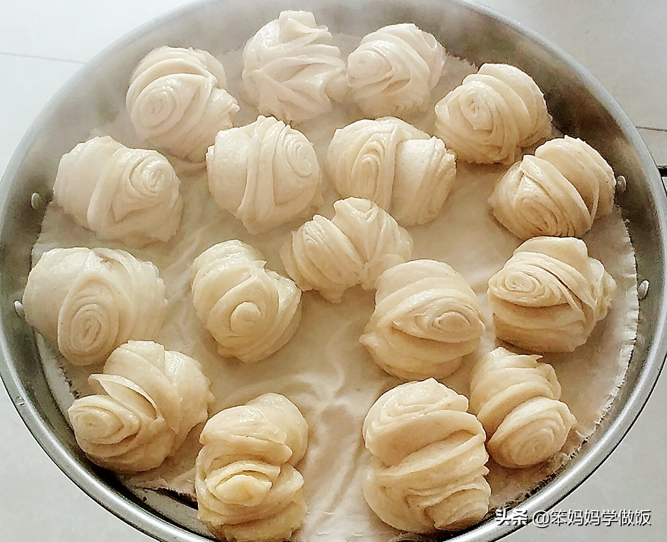 花卷新做法双手一卷酥脆又松软,怎样做花卷又好看又简单