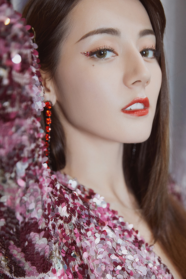 怎么画万圣节眼影教程简单,简单兔子妆容眼影