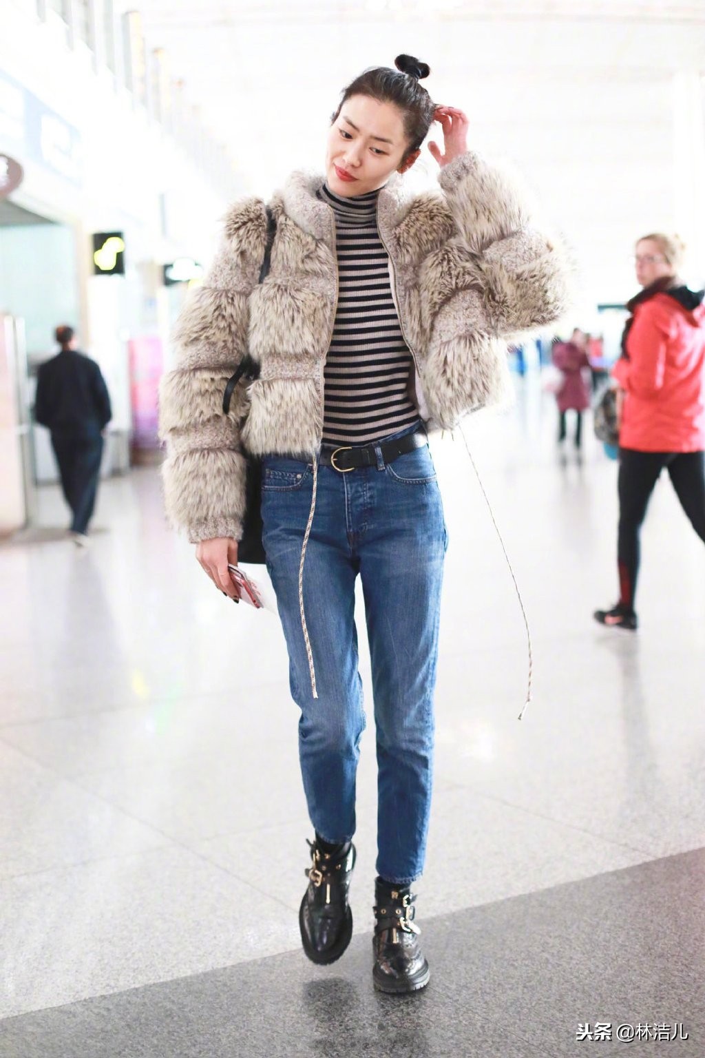 戚薇唐嫣杨幂宋茜,戚薇刘雯唐嫣穿皮草