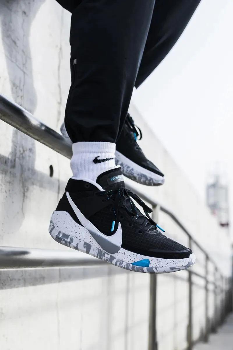 nike kd 13 chill 绿色鹅黄测评 (杜兰特nike kd 13 最新配色)