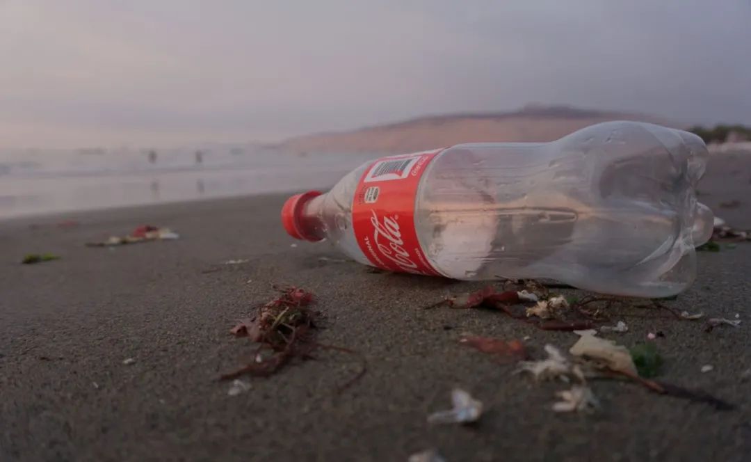 可口可乐弧形瓶诞生100周年,可口可乐瓶子130年的变化