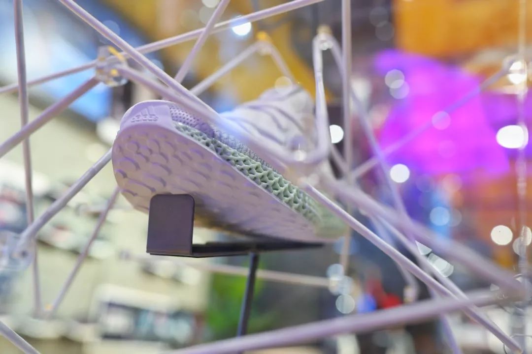 4000左右adidas鞋子,adidas400元左右