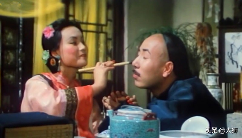 清代一妇人,以烧红铁棍自杀,县令却说:咎由自取,实属活该