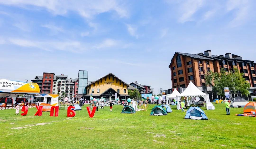 松花湖上放风筝,吉林市松花湖冬季开江鱼