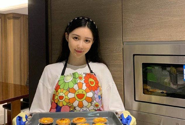 潘玮柏媳妇方媛摆拍,潘玮柏和方媛照片