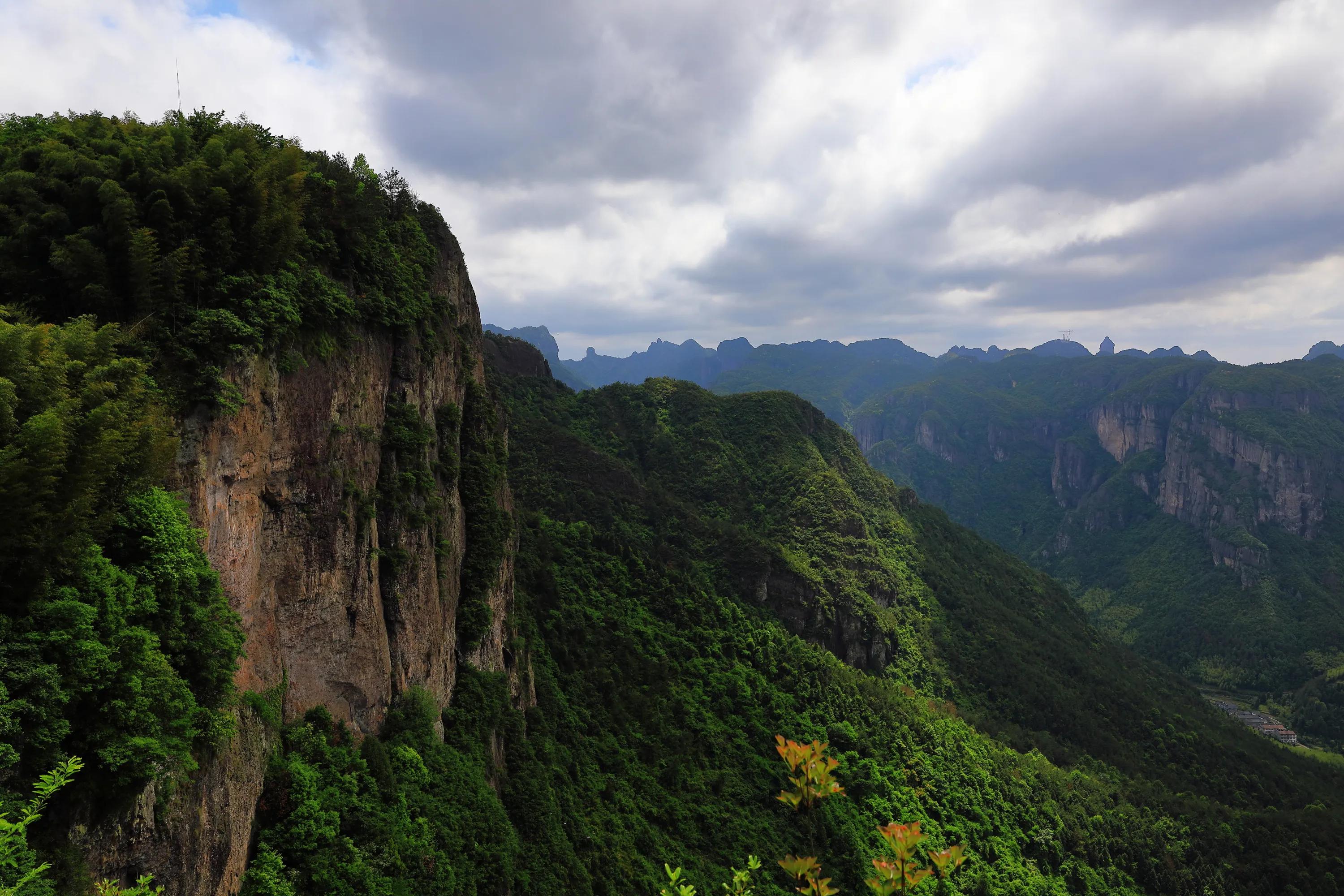 沿着高速看中国新一集,沿着高速一路看中国