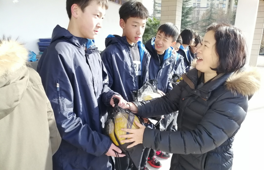 郑州锦江中学足球班级赛,校园足球联赛拉开了帷幕