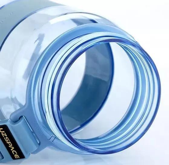 李易峰靳东水杯,靳东新剧底线同款水杯