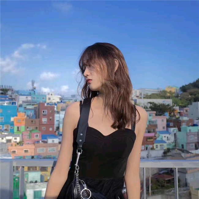 王者荣耀最强女大学生K回归，自称女王叫板景慧！这黑袜长腿绝了