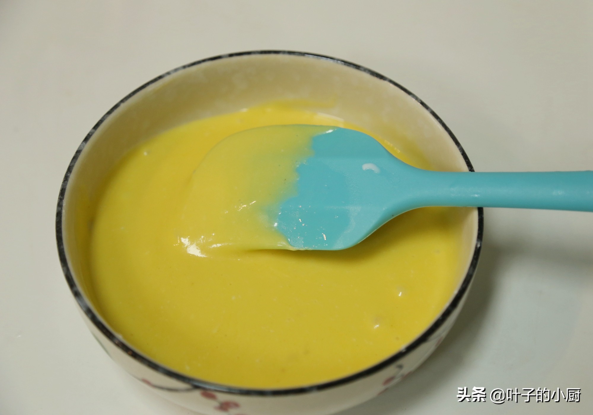 超级简单的蛋糕一学就会只用烤箱,又软又好吃的蛋糕配方