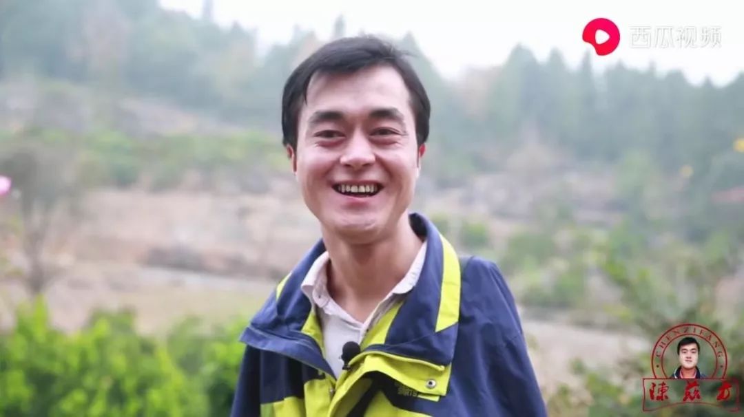 泪目他意外离世帮助6人重启新生,他失去双臂被迫乞讨登上央视