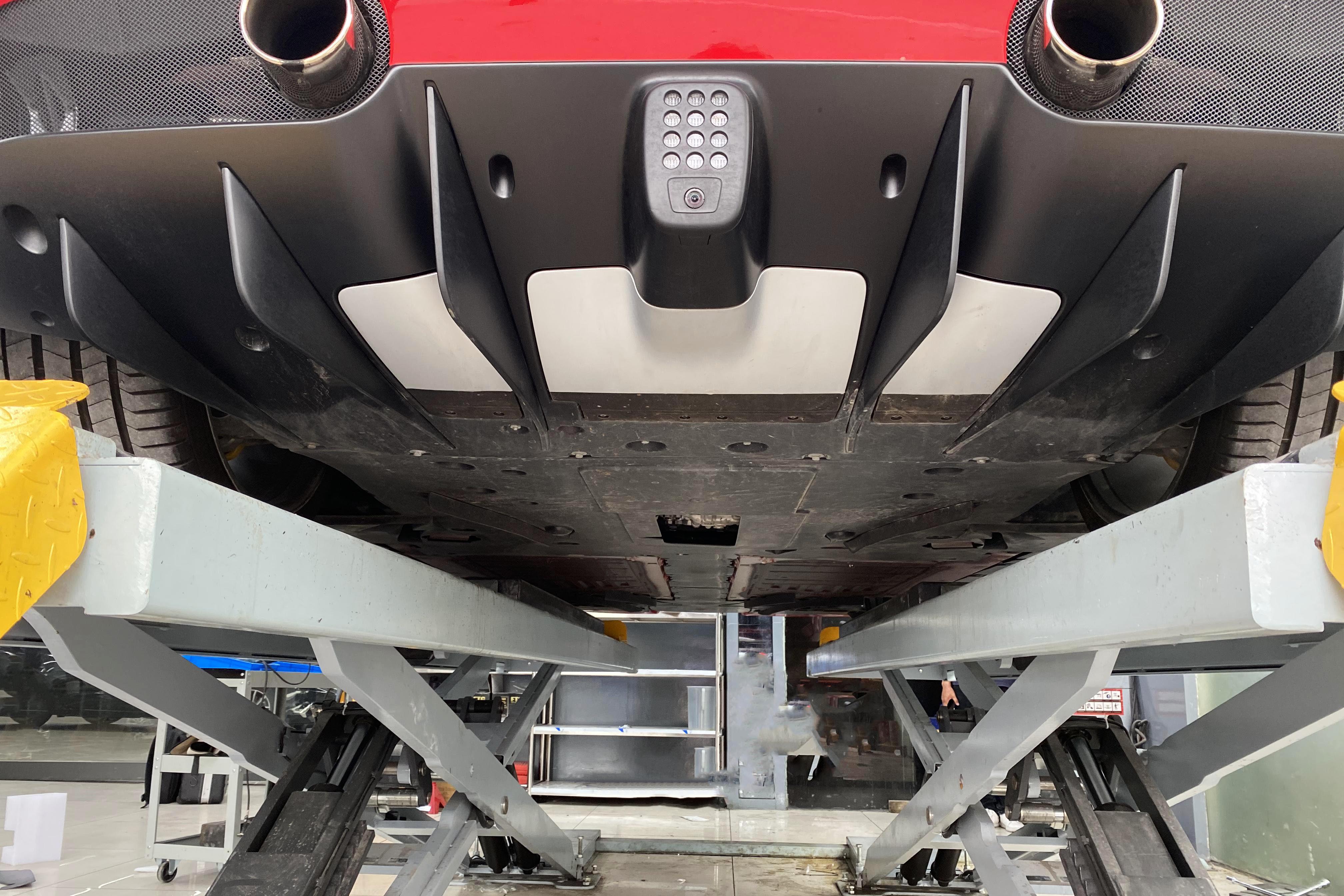 300000买的法拉利488修复,2018年的法拉利488还值多少