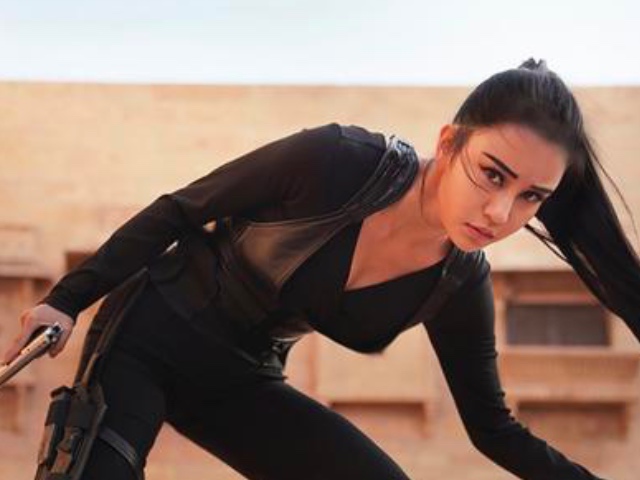 急先锋成龙杨洋母其弥雅,急先锋花絮杨洋做人工呼吸