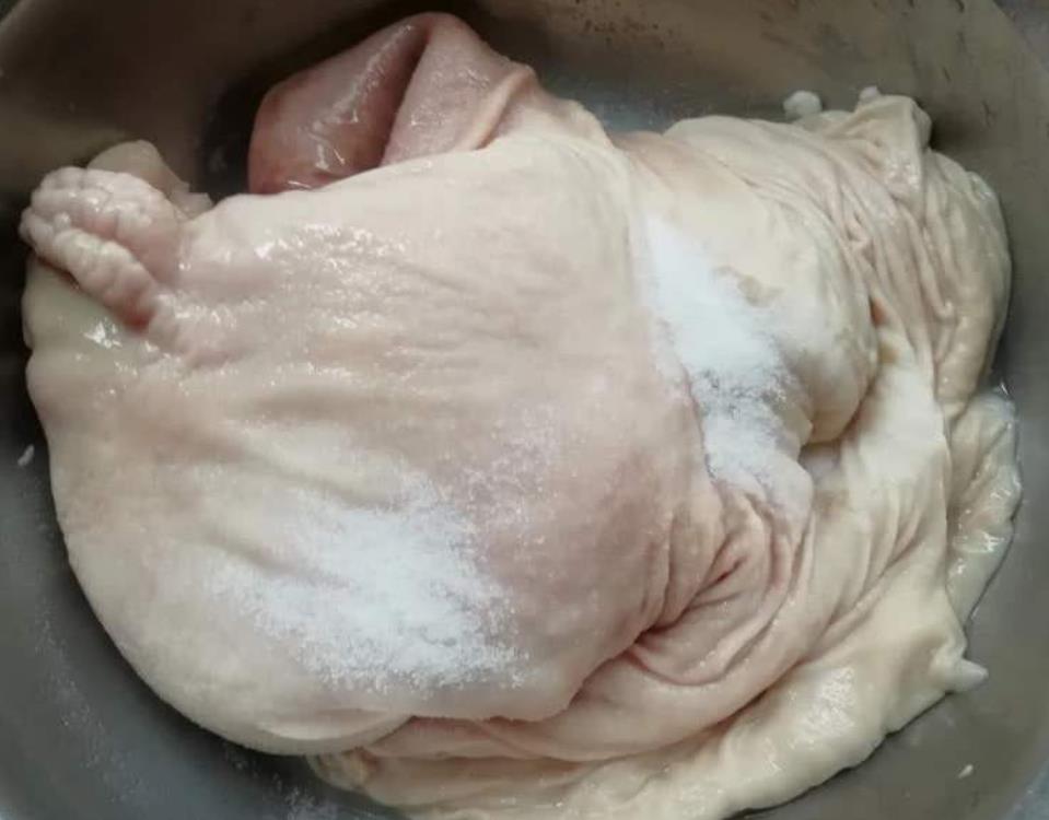 洗猪肚用米醋行吗,洗猪肚要用小苏打吗