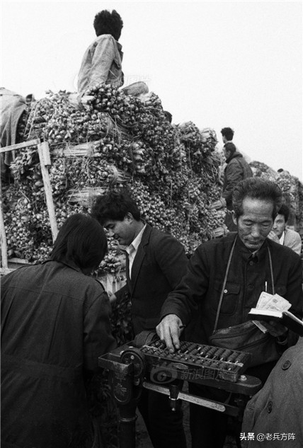 80年代人民穿健美裤图片,80年代北京街头服饰