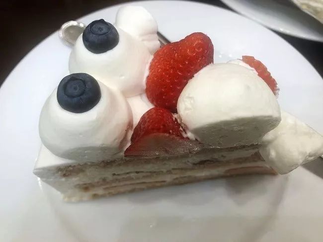 一碰就塌，禁止拍照：这家网红蛋糕店没有少女心