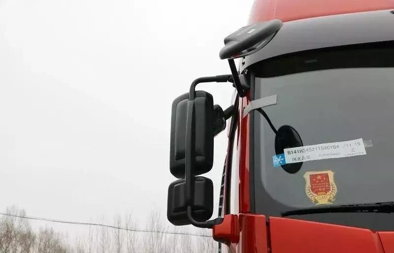 解放j6p最新款2.0有哪些安全配置,解放j6p420牵引车自重多少