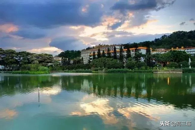 学校和专业到底哪个更重要,冲学校和冲专业哪个更重要