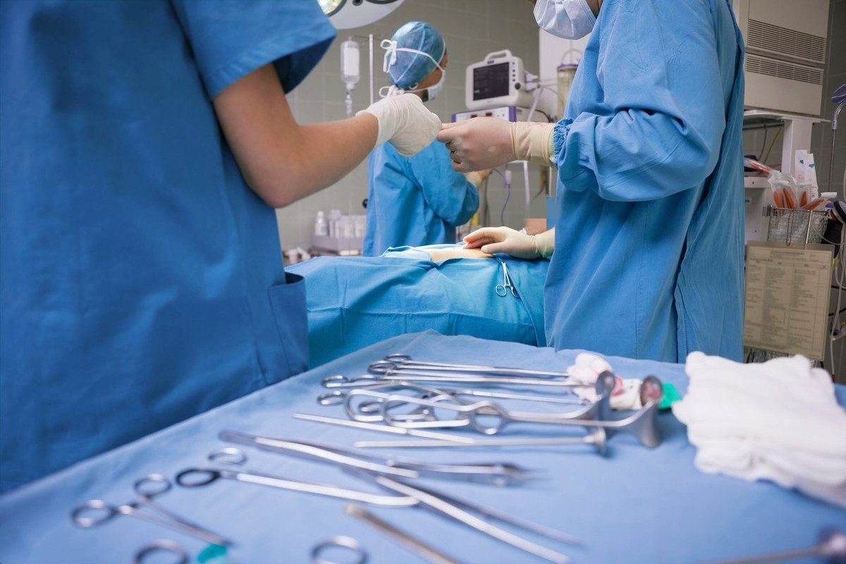 顺产是撕裂好还是侧切好,顺产有撕裂如何判断是否恢复了