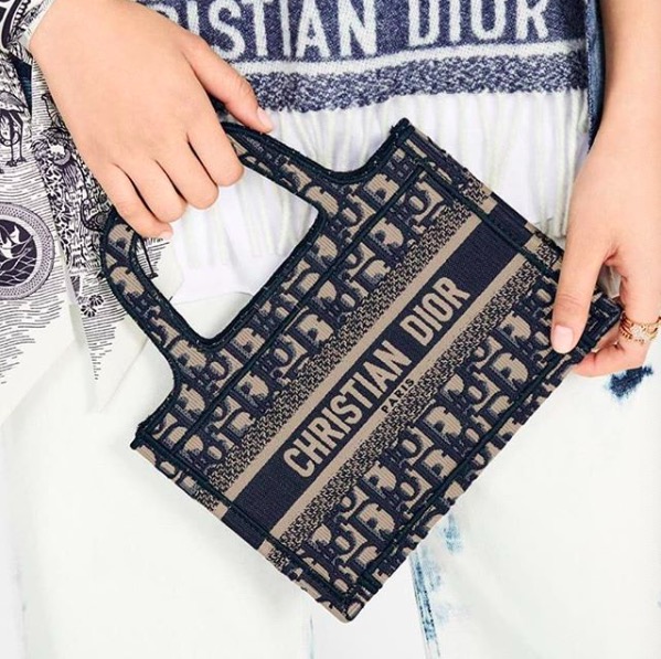 奚梦瑶的包包有哪些,奚梦瑶同款mini包