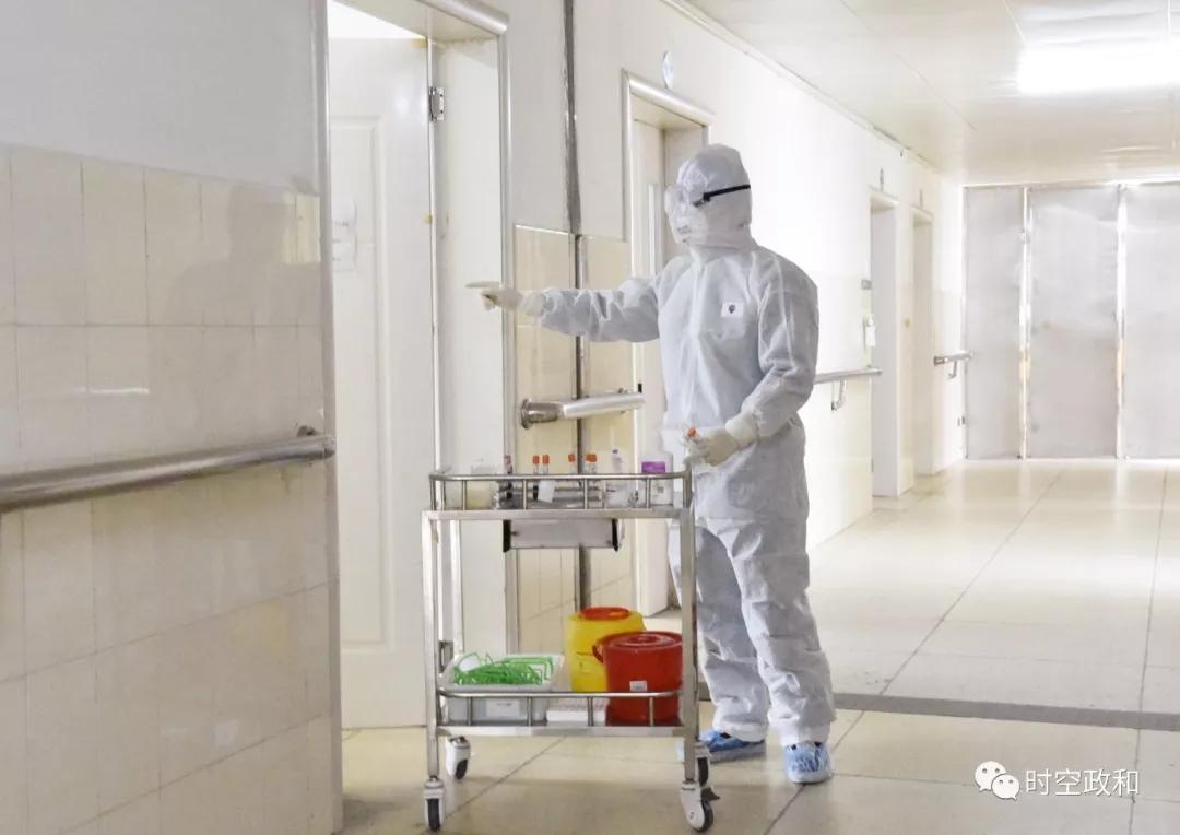 记者探访隔离方舱,记者走进福州肺科医院隔离病房