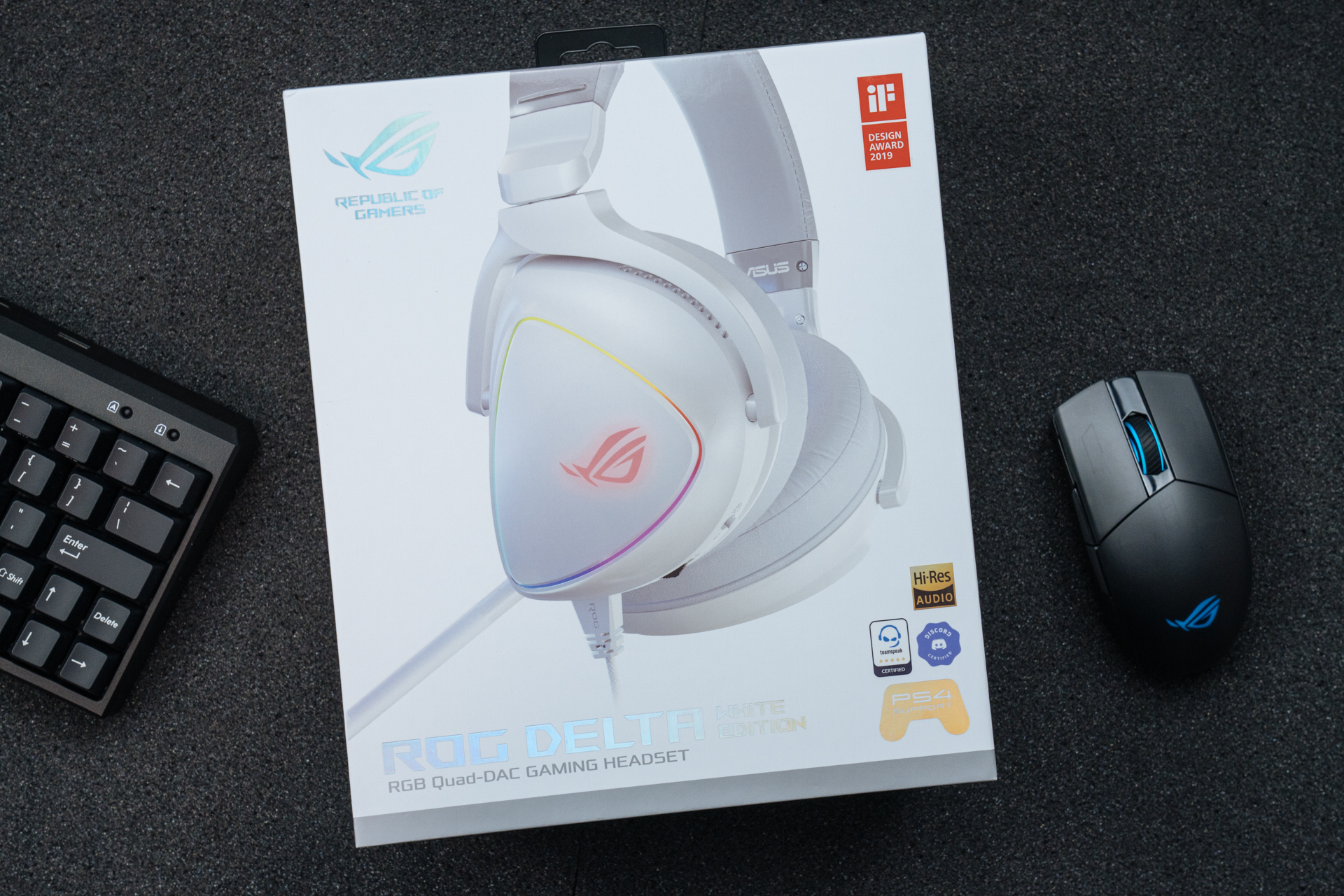 华硕rog月耀白蓝牙耳机,华硕rogdelta耳机评测