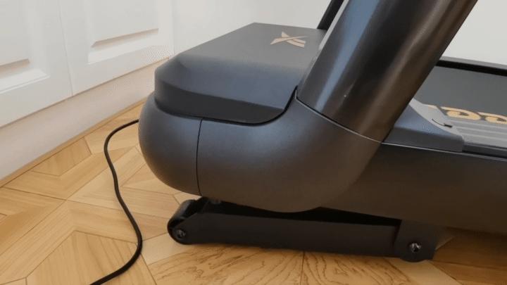 跟着小姐姐一起锻炼,跑步机推荐家用锐步