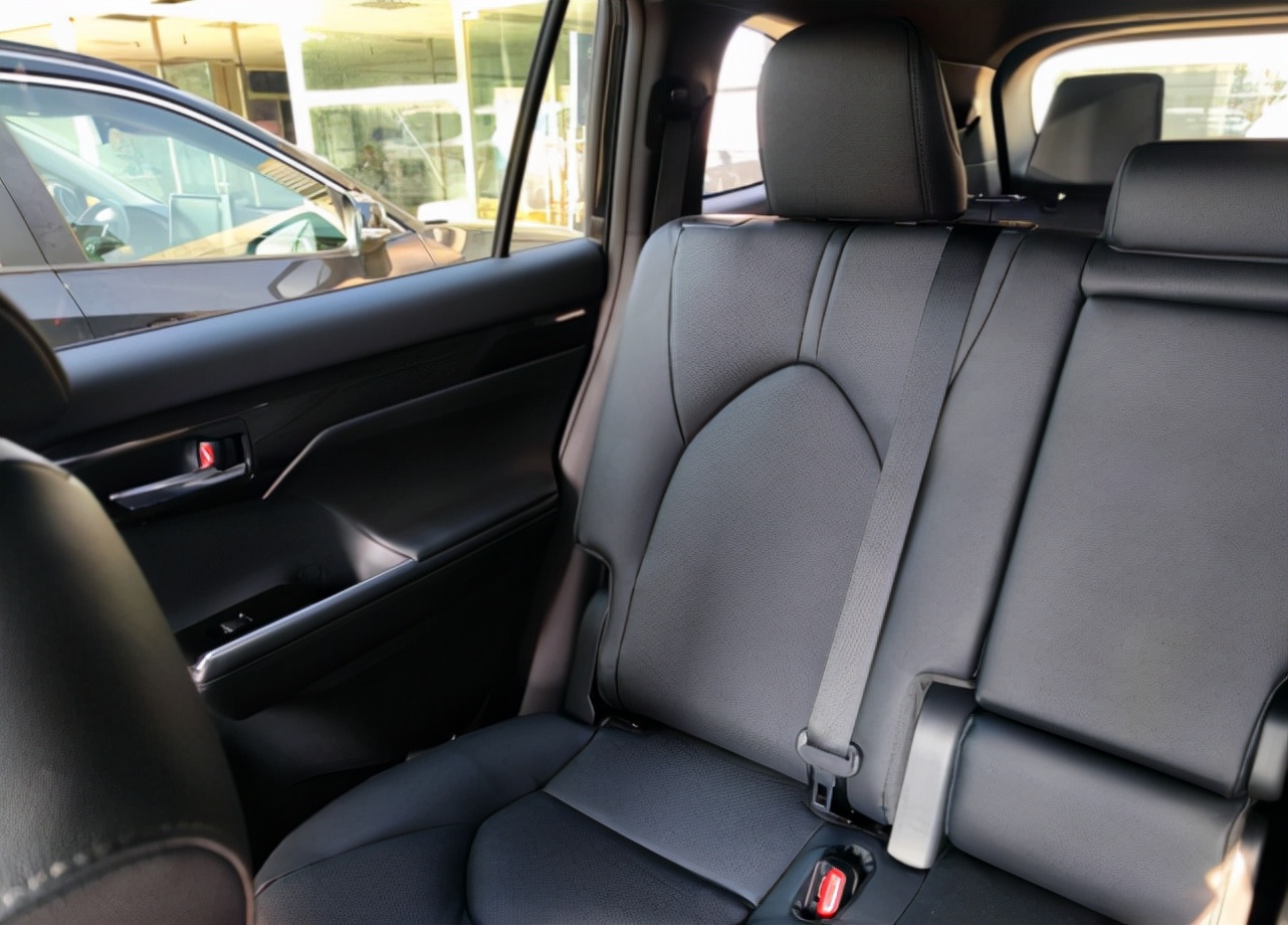 陆放皇冠suv双擎真实油耗,丰田皇冠陆放长途油耗多少