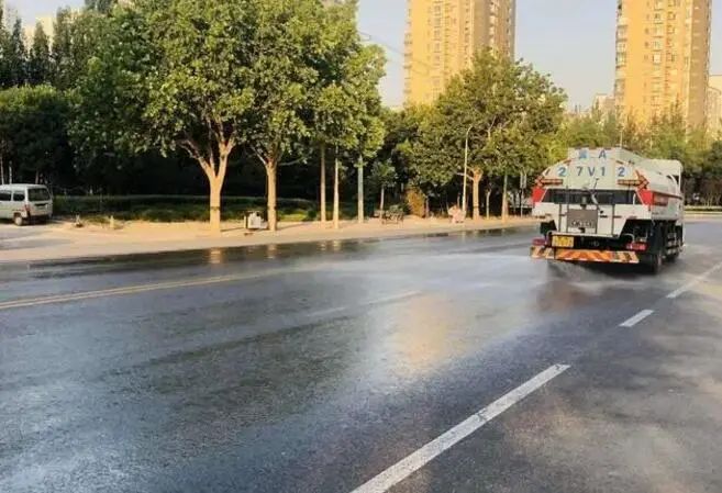 裕华区:一辆洒水车的自述
