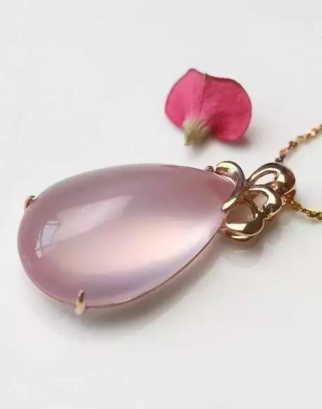 戈壁和田玉碧玉市价,新疆和田玉白玉的分布地域