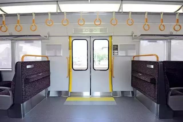 细致到变态的日本人，居然是这么对待我们的行李的！