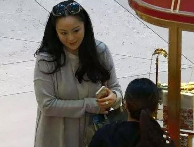 章小蕙破产的原因,章小蕙和钟镇涛现况有联系吗