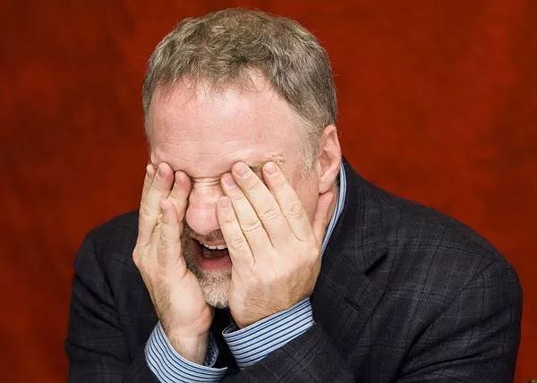 “直男癌”技术宅男失恋后，怒建网站身价飞升600亿美元